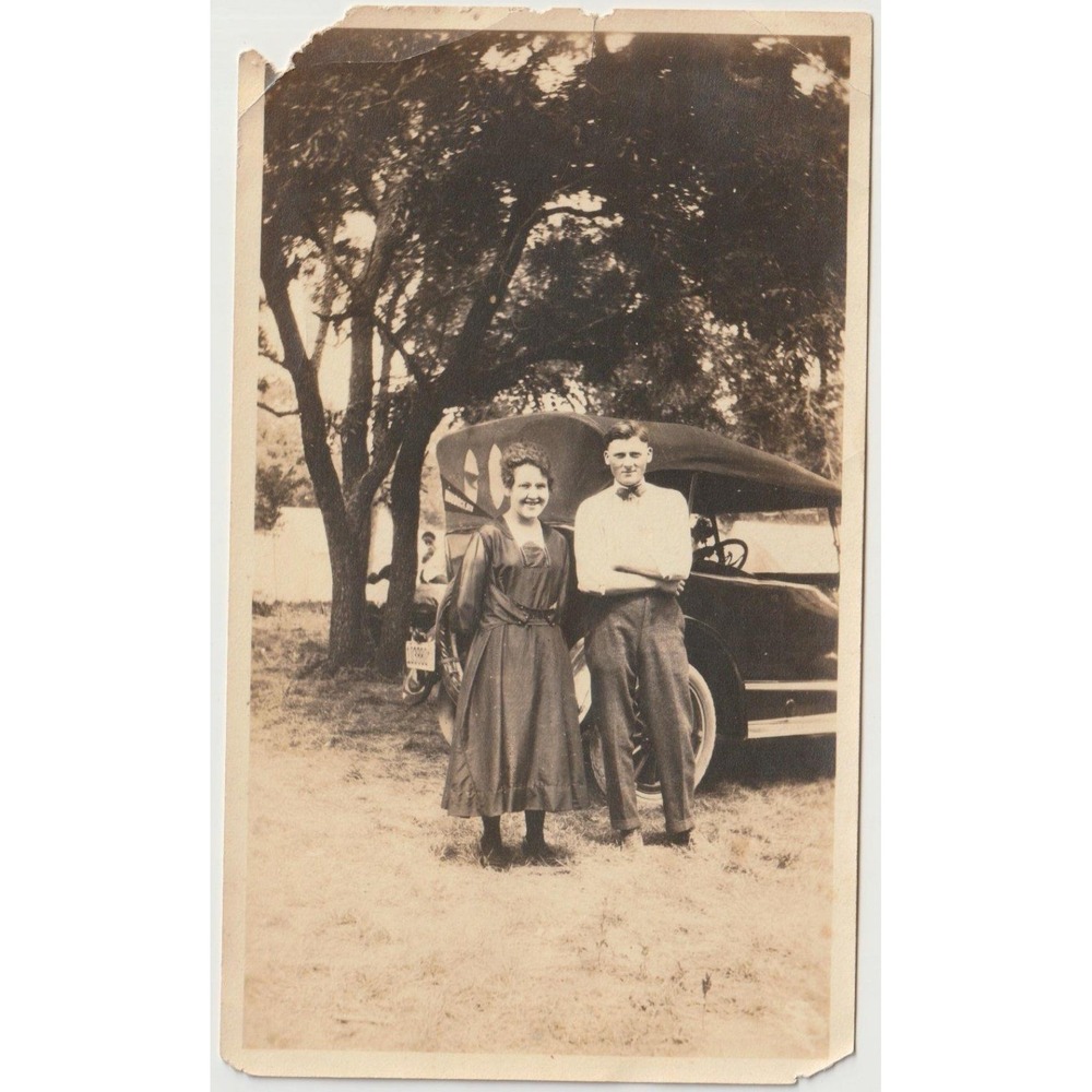 Vtg Sepia Photo Couple Antique Automobile 1920s Snapshot 3.4x5.6